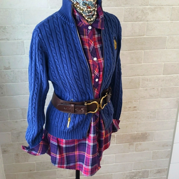 Red Plaid women's shirt. - Picture 4 of 7